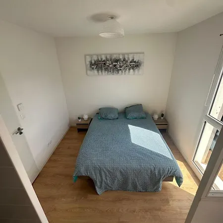 Maison Indépendante Avec Jardin Dans Résidence Proche De La *