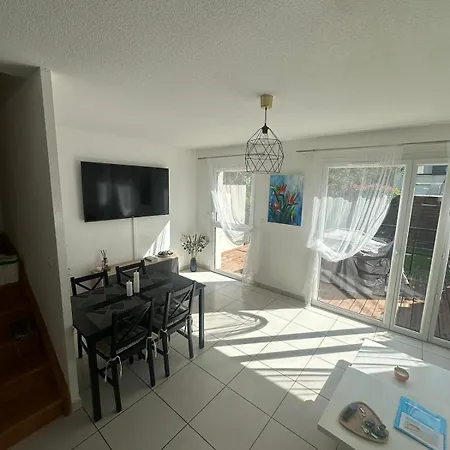 Casa vacanze Maison Indépendante Avec Jardin Dans Résidence Proche De La